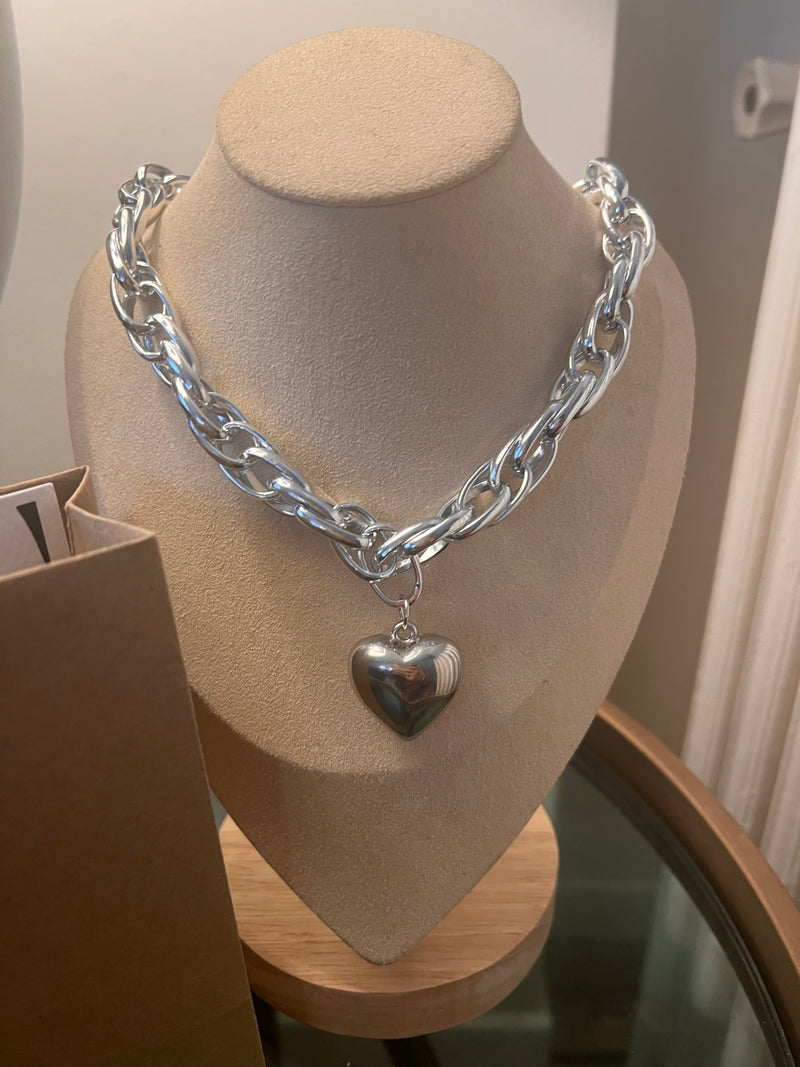 Collier Holly
