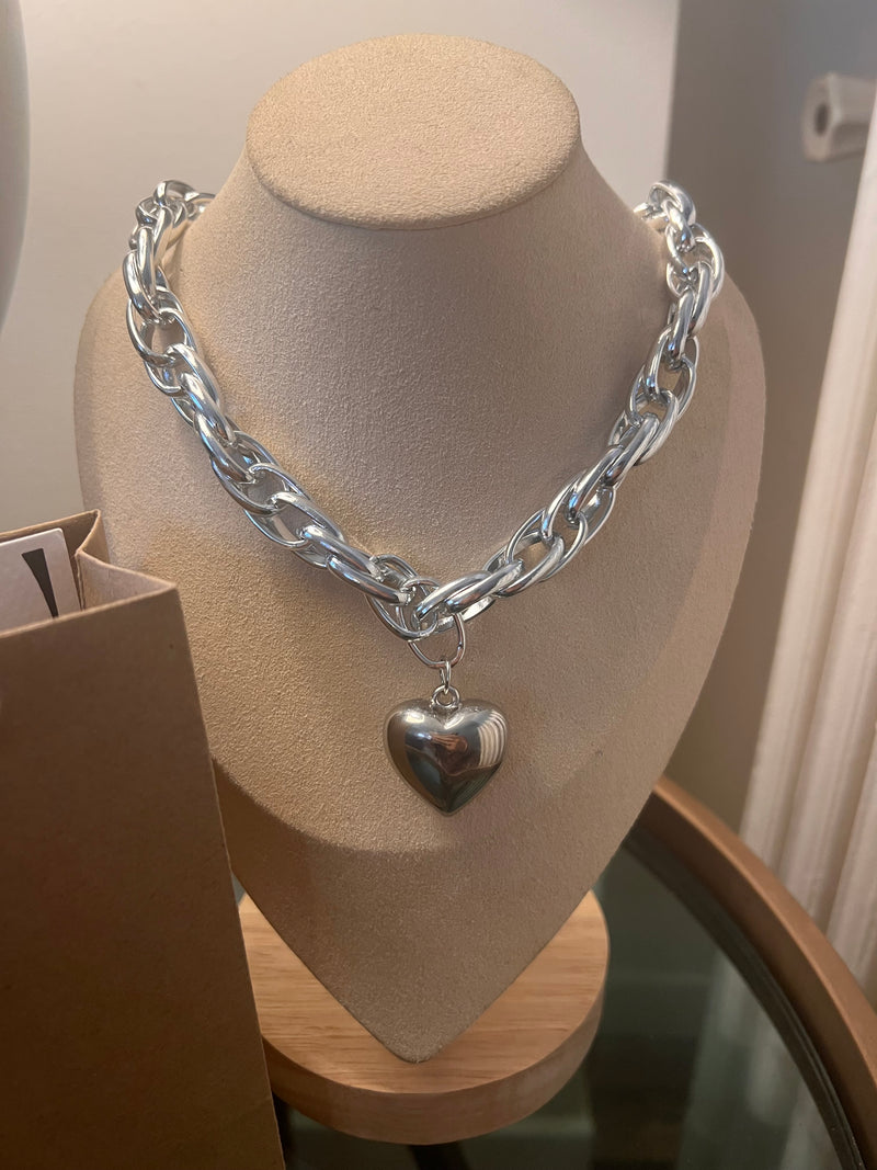 Collier Holly